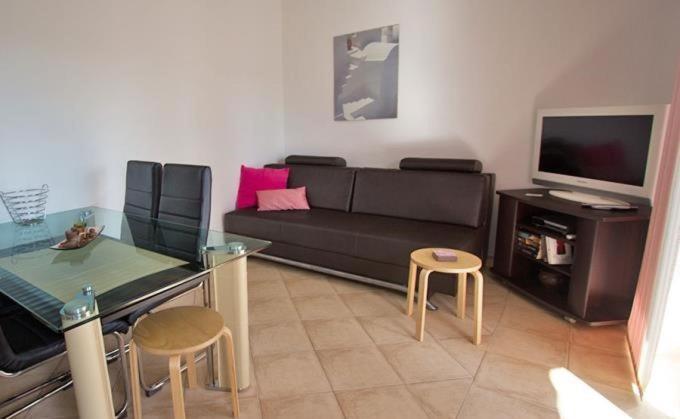 Beachfront Apartments Baricevic With Pool Цезарица Екстериор снимка