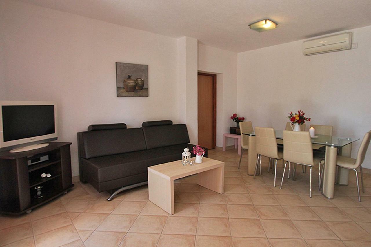 Beachfront Apartments Baricevic With Pool Цезарица Екстериор снимка