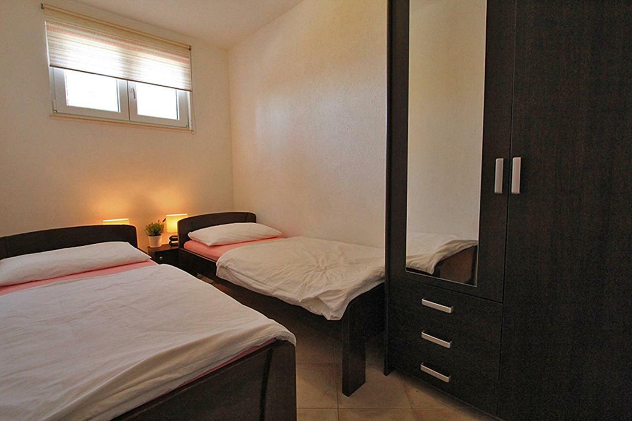 Beachfront Apartments Baricevic With Pool Цезарица Екстериор снимка