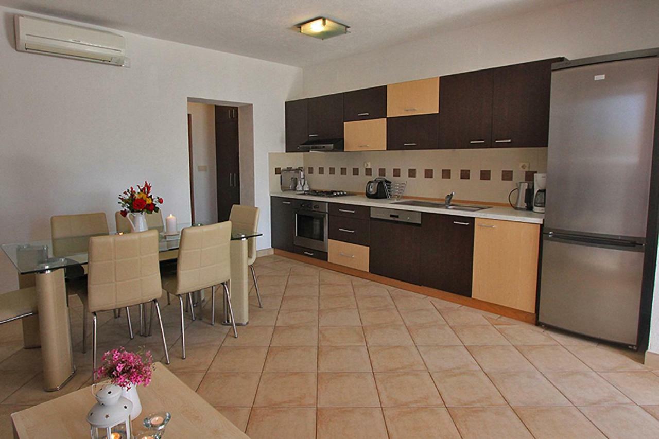 Beachfront Apartments Baricevic With Pool Цезарица Екстериор снимка