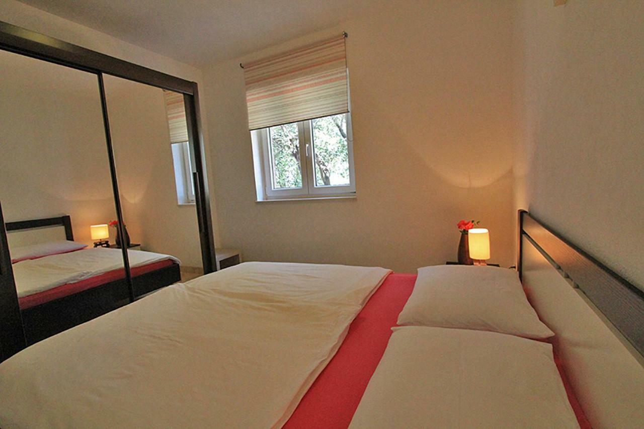 Beachfront Apartments Baricevic With Pool Цезарица Екстериор снимка