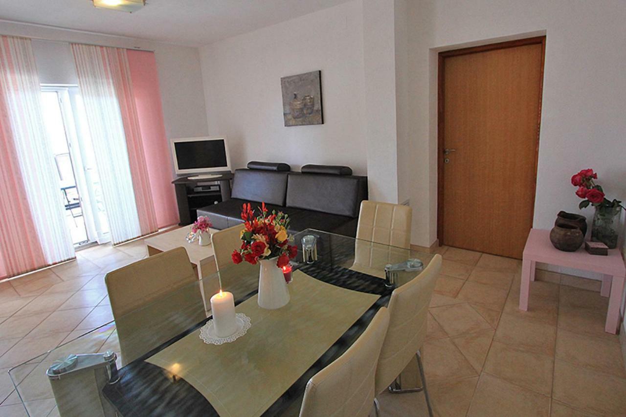Beachfront Apartments Baricevic With Pool Цезарица Екстериор снимка