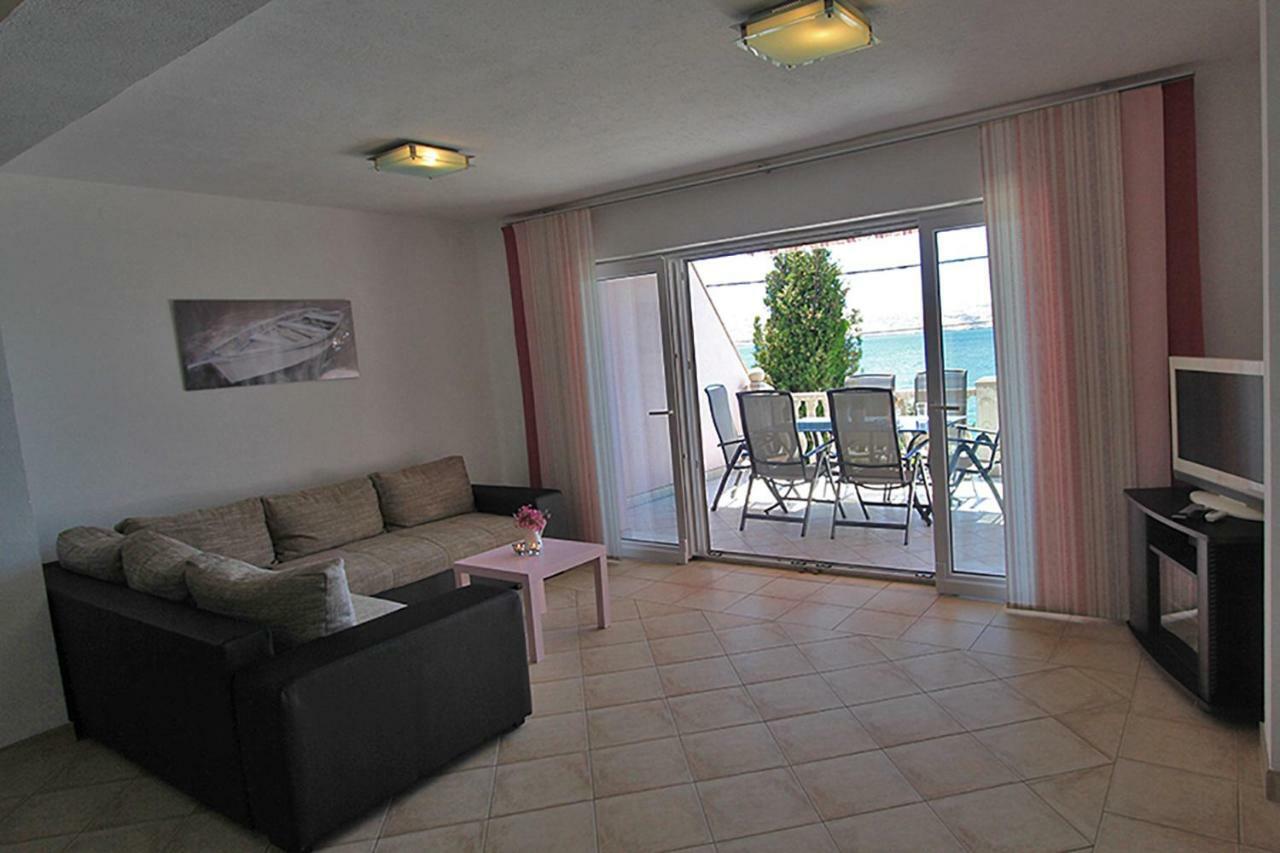 Beachfront Apartments Baricevic With Pool Цезарица Екстериор снимка