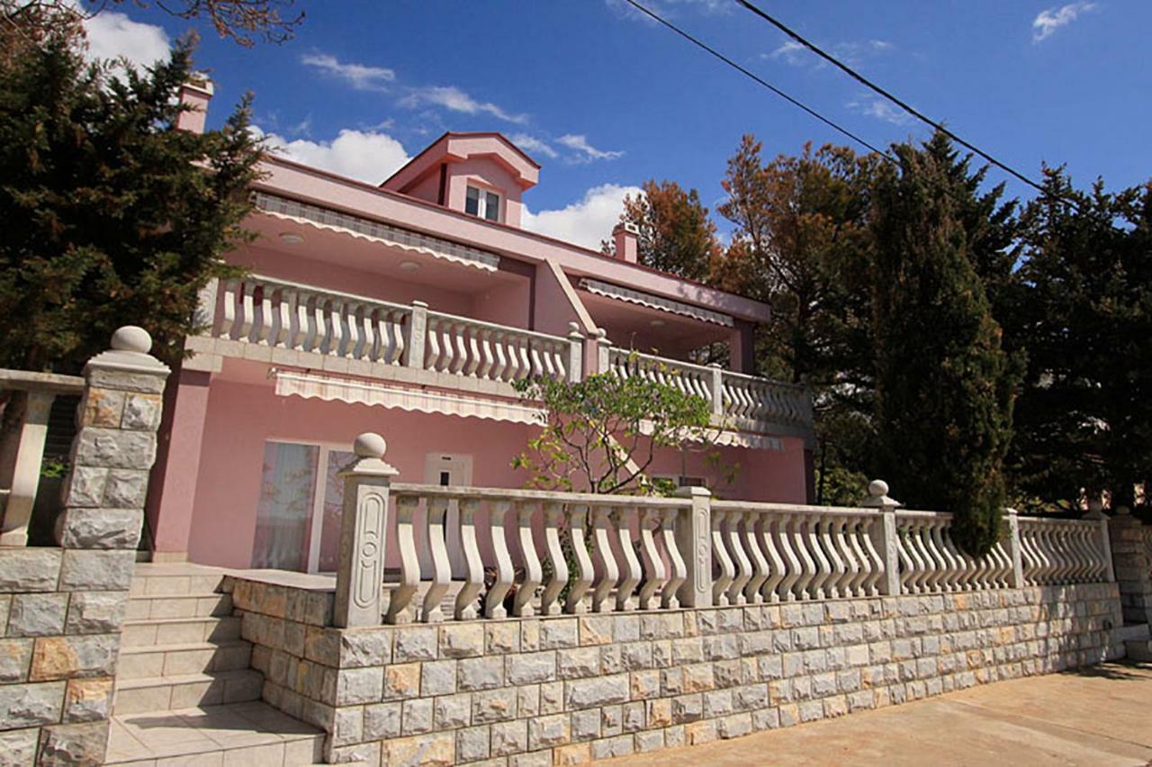 Beachfront Apartments Baricevic With Pool Цезарица Екстериор снимка